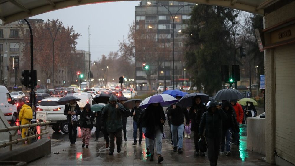 Alerta Temprana Preventiva en Región Metropolitana por sistema frontal con río atmosférico