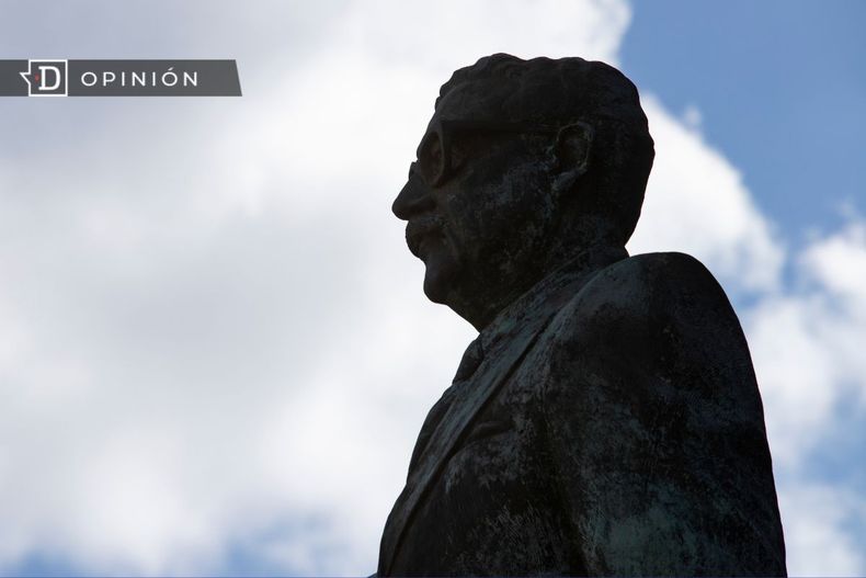 4214 estatua de salvador allende.jpg