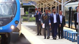 Trenes para Chile: Sharp reclama “abandono de Valparaíso” y Chahuán celebra el anuncio