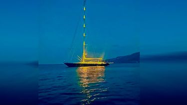 Angustia en Italia: Ostentoso yate lleno de millonarios naufraga en las costas de Sicilia