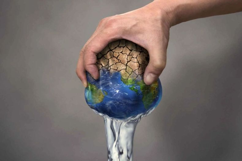 Mantener la ecología. Vanessa Weinberger advierte que Chile refleja una economía extractivista que consume más de lo que los ecosistemas pueden regenerar.