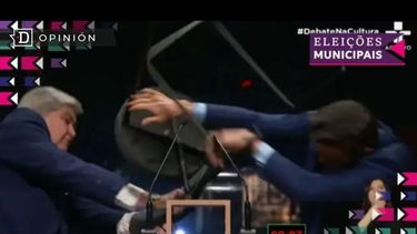 El Desconcierto | 5197 pantallazo de sillazo en debate municipal de sao paulo brasi.jpg