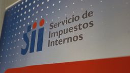 Por casi 10 mil facturas falsas a 100 empresas: SII se querelló contra familia Sauer