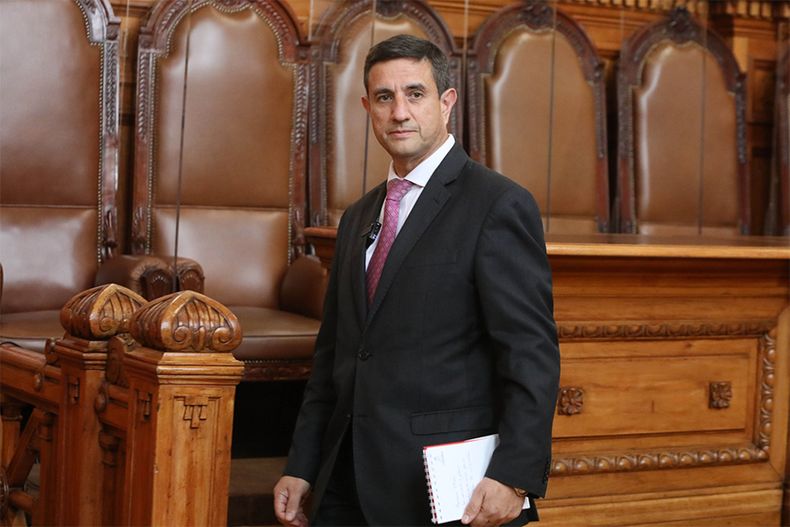 Jorge Saez secretario de la Corte Suprema.jpg