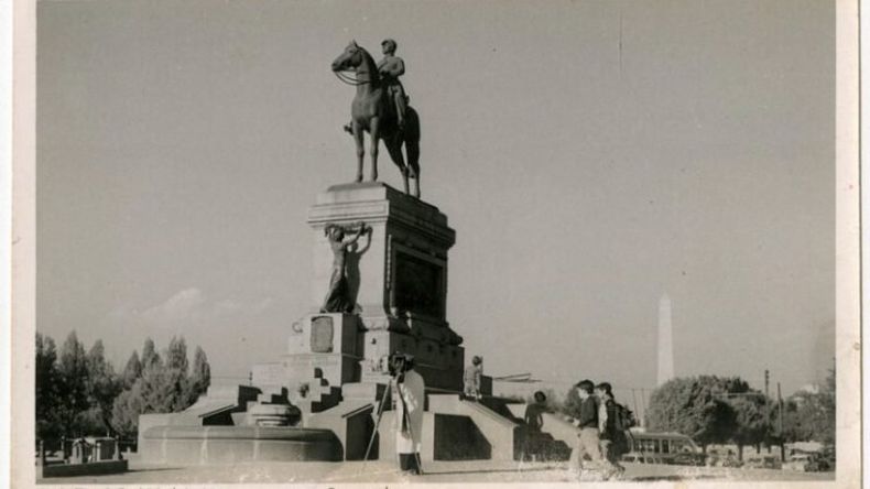 Estatua de Baquedano 2.jpg