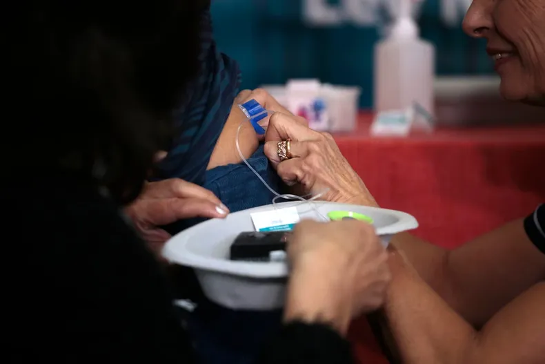 estudiante con diabetes necesitaba ayuda para inyectarse insulina y colegio no accedio suprema ordeno apoyo medico.webp