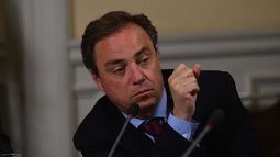 La contradictoria versión del diputado Eguiguren sobre el uso de asignaciones parlamentarias