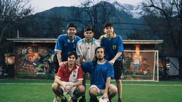 Claudio Palma entra a la música indie en el último tema futbolero de la banda chilena Abelocaín