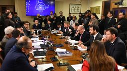 Trabajo de comisiones sobre la Ley Miscelánea del gobierno de Kast - Agencia Uno Trabajo de comisiones sobre la Ley Miscelánea del gobierno de Kast - Agencia Uno