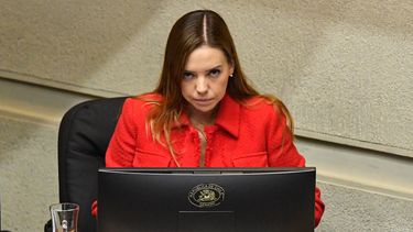 Senadora Camila Flores en el Congreso - Agencia Uno