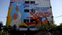 Una iglesia pobre y para los pobres: El mural en Villa Francia con que Mariano Puga recibe al Papa y critica a la Iglesia