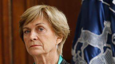 Matthei eleva tensión entre UDI y Republicanos por enmiendas aprobadas en el Consejo