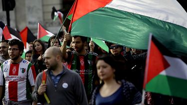 ¿Aló, Mariana Aylwin? Israel prohíbe ingreso de director de Federación Palestina chilena con ley anti boicot