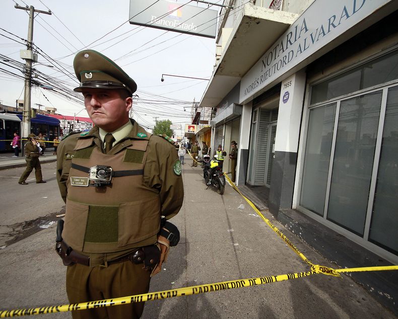 Carabineros scaled.jpg