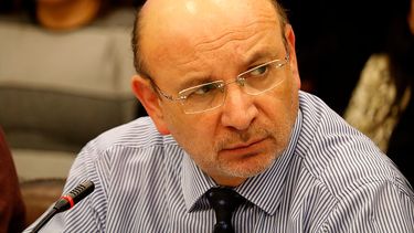Salvataje a isapres: Senador Castro advierte que tercera edad y enfermos serán más afectados