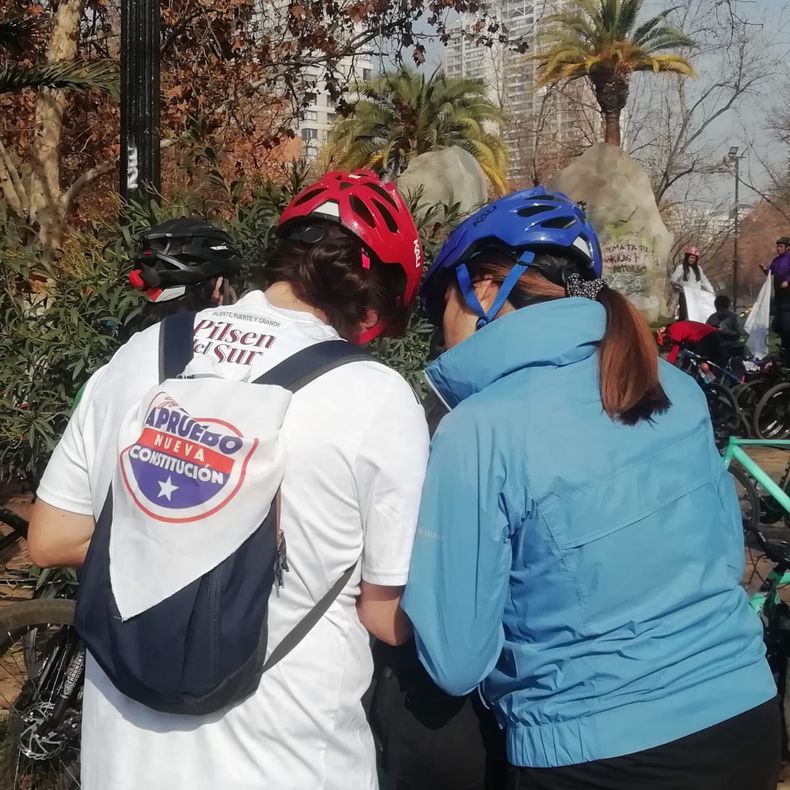 Apruebo ciclistas.jpg