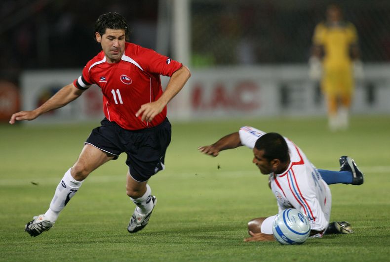 2007 Eliminatorias Chile 0 3 Paraguay 1.jpg