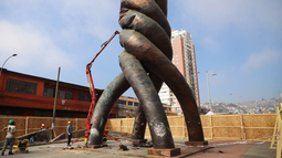 Por riesgo de inminente caída: Municipio de Valparaíso demolerá Monumento a la Solidaridad