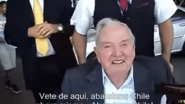 VIDEO| ¡No te queremos acá!: El día en que un chileno funó al fallecido magnate David Rockefeller