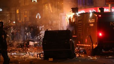 Bogotá: Deceso de hombre por brutalidad policial desata violenta noche de protestas