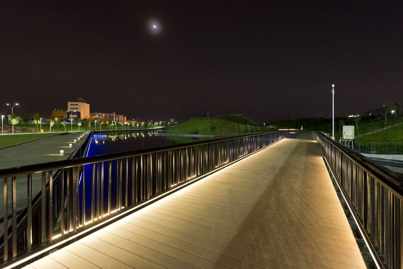 Proyecto de iluminacion urbana y medioambiental Parque Fluvial Mapocho_1 scaled.jpg
