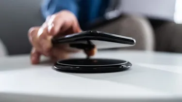 Por sobrecarga y eventual fuego: Sernac emite alerta de seguridad por defecto en cargadores y baterías de reconocida marca