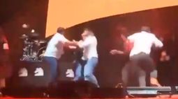 VIDEO| Escenario cae sobre todos en México y causa 9 muertos: Así fue el fatal momento