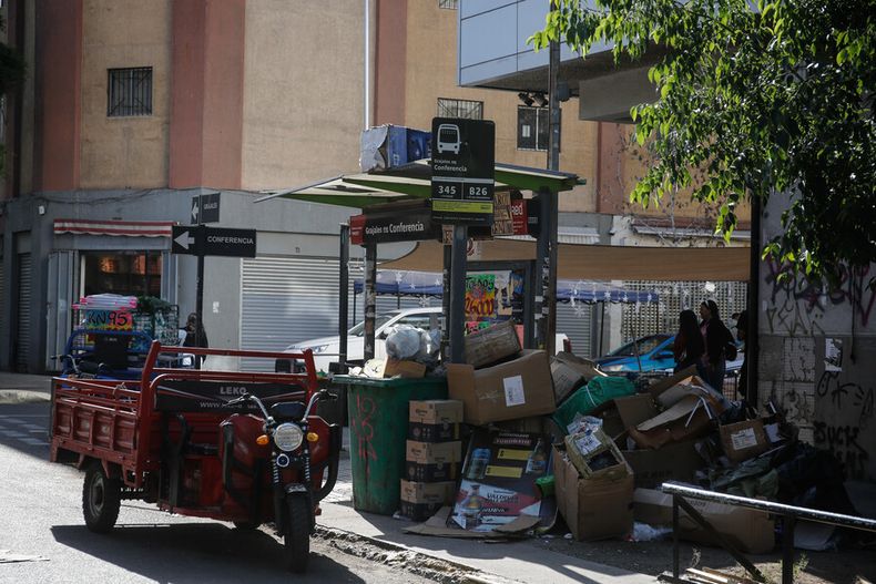 trabajadores de municipalidad de santiago finalizan paro labores de aseo retornar el lunes.jpg