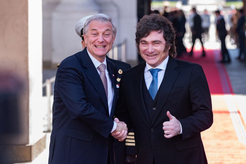 Kast y Milei juntos en La Moneda - Agencia Uno