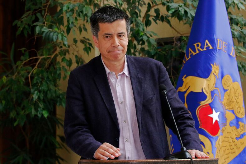 diputado celis denuncia a contraloria caso de propaganda electoral fuera de norma.jpg