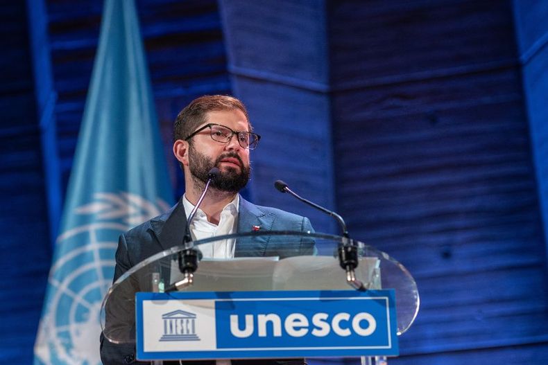 presidente boric francia.jpg