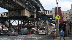 Metro de Nueva York, de mil kilómetros, cumple 120 años entre películas, ratas y financiamiento