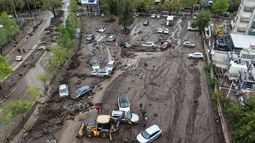 Así quedó la calle tras el aluvión de Las Condes en Santiago