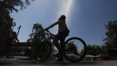 Santiago tendrá una montaña rusa climática: Esta semana pasaremos de la nieve al calor y la lluvia