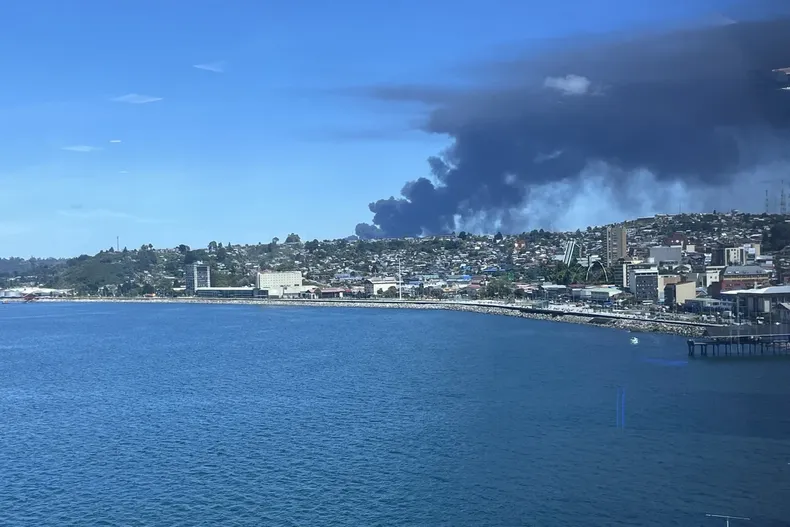 10758 incendio puerto montt.webp