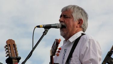 Jorge Coulon: No creo que Jorge González esté a la altura de Violeta Parra ni de Víctor Jara