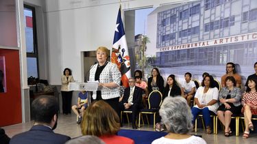 Bachelet y el Mineduc lideraron ceremonia de inauguración del nuevo edificio del Liceo Experimental Artístico