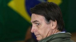 Bolsonaro amenaza a periodista que preguntó por presuntos pagos ilícitos de la primera dama: Qué ganas de reventarte la boca a golpes