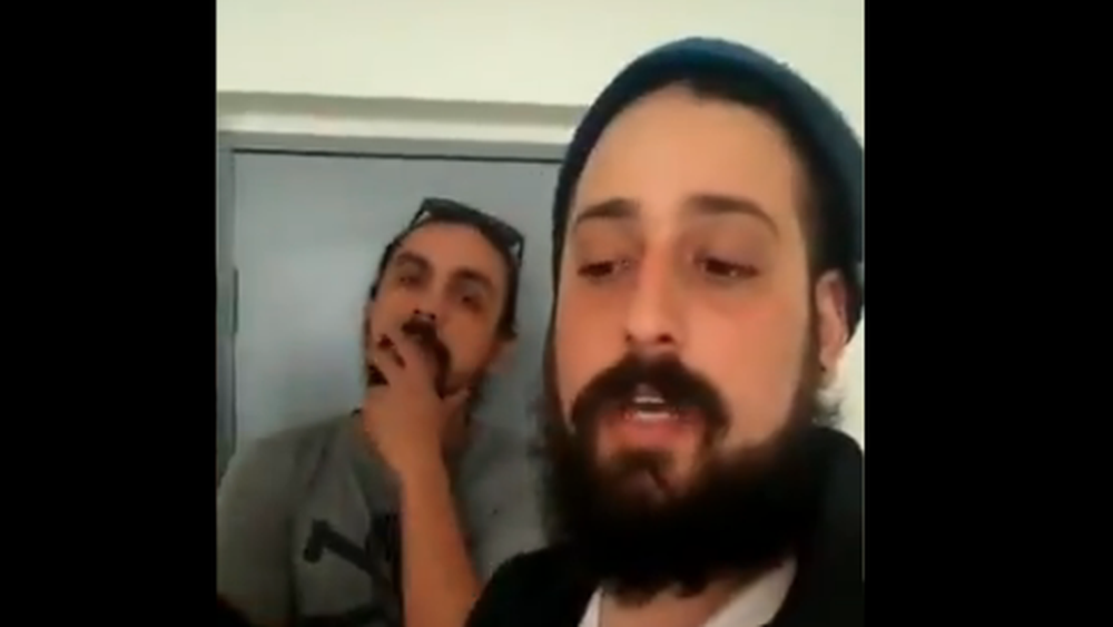 Denuncian que tres periodistas argentinos fueron retenidos en el aeropuerto de Santiago