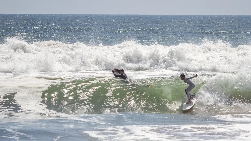 Monolito Natural Surfing Festival: El evento deportivo que busca dar a conocer la problemática de Chanco y parques eólicos