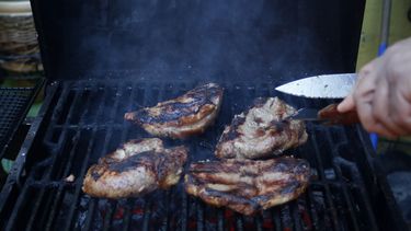 Independencia y otro “toque de queda”: Se prohíben sillones, parlantes y asados en la vereda