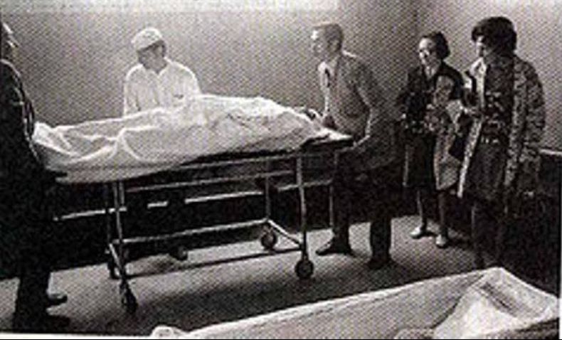 6876 pablo neruda en la morgue.jpg
