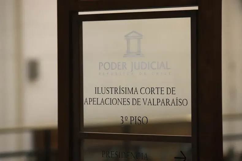 ordenaron su expulsion de chile por no presentar certificado de antecedentes pese a crisis en su pais  corte anulo la medida.webp