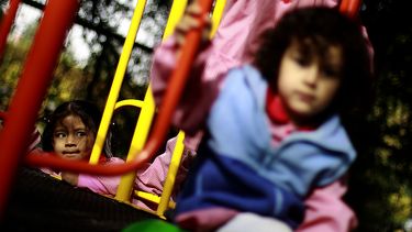 Lanzan serie para fomentar educación preescolar en Chile: Solo mitad de niños va al jardín