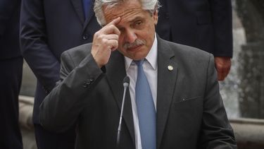 Justicia argentina incauta celular del expresidente Alberto Fernández tras denuncia de violencia de género