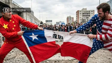 El Desconcierto | 30601 bandera chilena tironeada por china y usa.webp