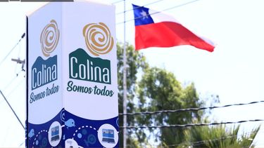 El Desconcierto | 7158 imagen de un stand del municipio de colina.jpg