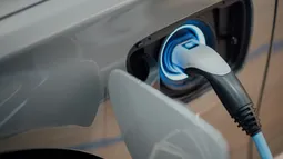 4 beneficios de cambiarte a un auto eléctrico o híbrido