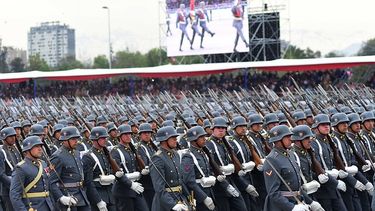 Medio ruso asegura que la Parada Militar chilena recuerda un montón a los desfiles nazi