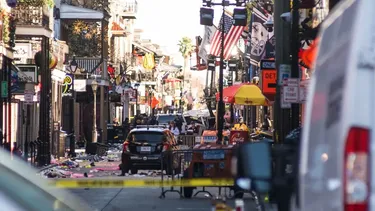 Tras atropello de diez personas en Nueva Orleans, FBI dice que responsable tenía bandera de ISIS en vehículo